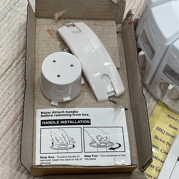 Kitchen Art Select-A-Spice Carousel - Picture 4 of 12